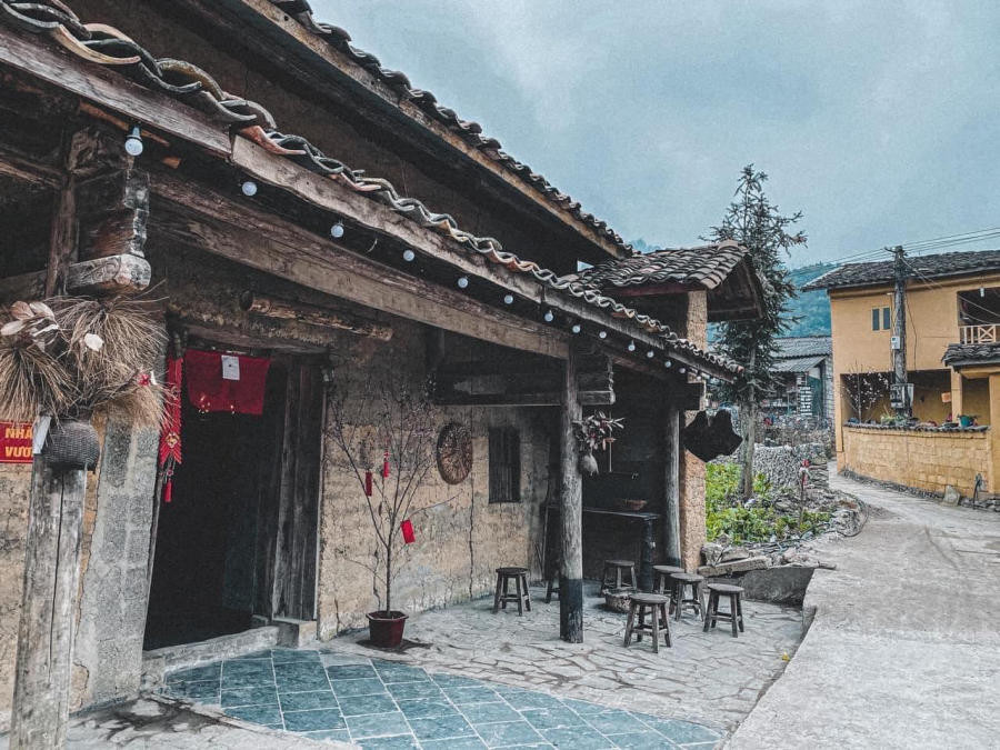 Click image for larger version

Name:	lang-lo-lo-chai-dep-tua-co-tich-tai-ha-giang-01-1661863547.jpg
Views:	5
Size:	195.6 KB
ID:	31218