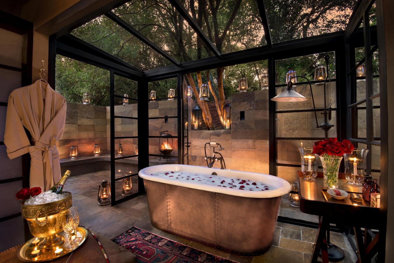 Click image for larger version

Name:	bubble-bath-andbeyond-bateleur-camp_lr.jpg
Views:	0
Size:	212.8 KB
ID:	31409