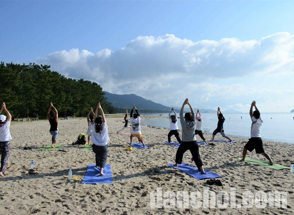 Click image for larger version

Name:	Hoat-dong-Yoga-tai-Dai-cat-ngan-doi-bien-Amanohashidate-©Kyoto-by-the-sea.jpg
Views:	7
Size:	262.8 KB
ID:	32172