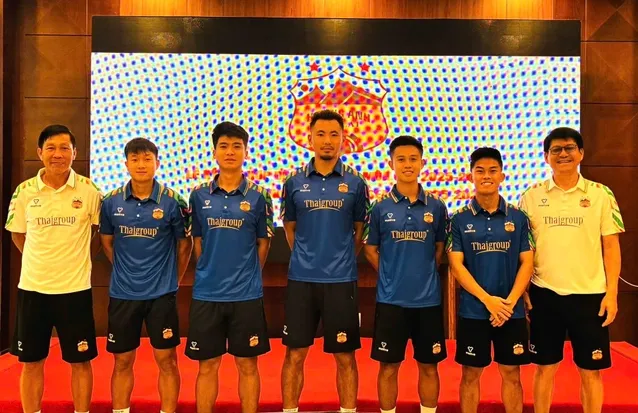 Click image for larger version

Name:	clb_hoang_anh_gia_lai_cong_bo_5_tan_binh_cho_mua_giai_moi.webp
Views:	11
Size:	58.8 KB
ID:	32459