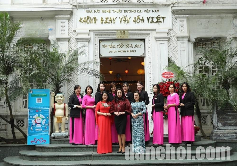 Click image for larger version

Name:	47bfff6f-nha-hat-nghe-thuat-duong-dai-viet-nam-2.jpg
Views:	8
Size:	231.7 KB
ID:	33096