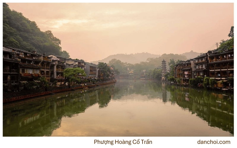 Phượng Hoàng Cổ Trấn