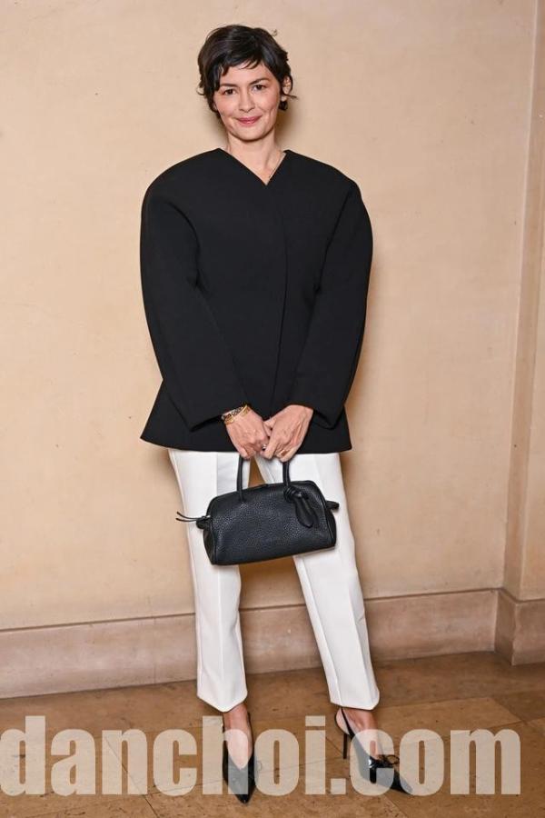 Click image for larger version

Name:	outfit-slingback-2025-gettyimages-2196031397-1754282156388361241675.jpg
Views:	5
Size:	44.3 KB
ID:	33482