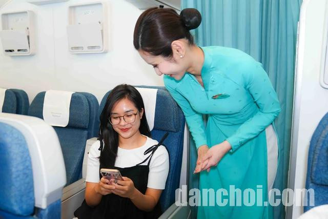 Click image for larger version

Name:	tiep-vien-huong-dan-khach-ket-noi-internet-tren-chuyen-bayjpg-1754393491949466185412.jpg
Views:	1
Size:	65.3 KB
ID:	33670