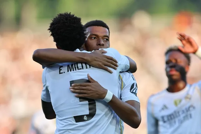 Click image for larger version

Name:	eder-militao-y-kylian-mbappe-se-abrazan-tras-marcar-en-el-wsg-tirol-real-madrid-amistoso-de-la-pretemporada-2025-26--efe-1308164733.webp
Views:	3
Size:	20.7 KB
ID:	34546