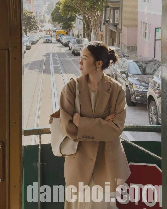 Click image for larger version

Name:	tong-mau-beige-jenny-tsang-1755067856822266783015.jpg
Views:	4
Size:	106.7 KB
ID:	34714