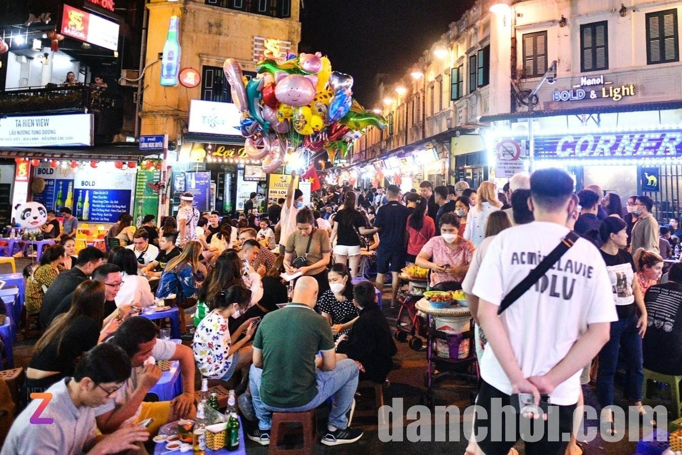 Click image for larger version

Name:	Hanoi_znews.jpg
Views:	6
Size:	438.7 KB
ID:	35086