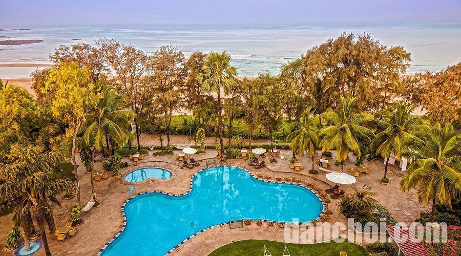 Click image for larger version

Name:	the-resort.jpg
Views:	3
Size:	251.5 KB
ID:	35235