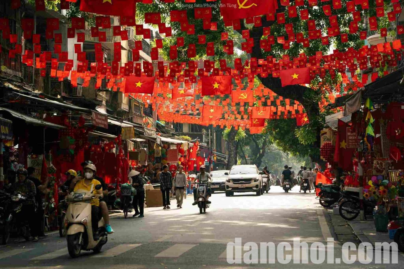 Click image for larger version

Name:	Tetdoclap_Hanoi.jpg
Views:	6
Size:	232.1 KB
ID:	35666