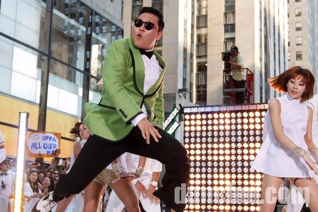 Click image for larger version

Name:	psy-1-cropped-edited-1756349340903.jpg
Views:	0
Size:	191.7 KB
ID:	36043