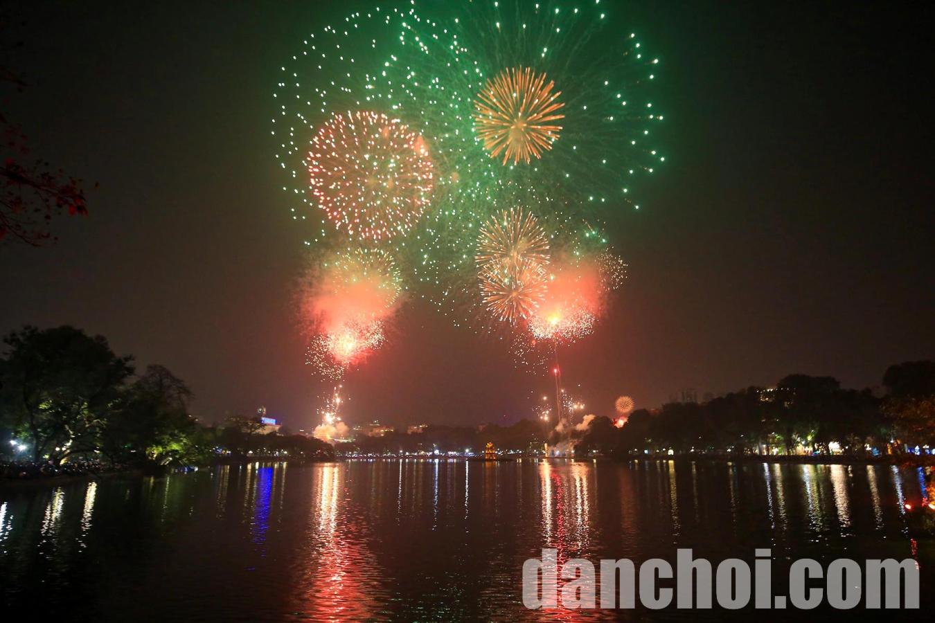 Click image for larger version

Name:	1b620abb-lich-ban-phao-hoa-2-9-tai-ha-noi-3949063.jpg
Views:	0
Size:	130.0 KB
ID:	36347