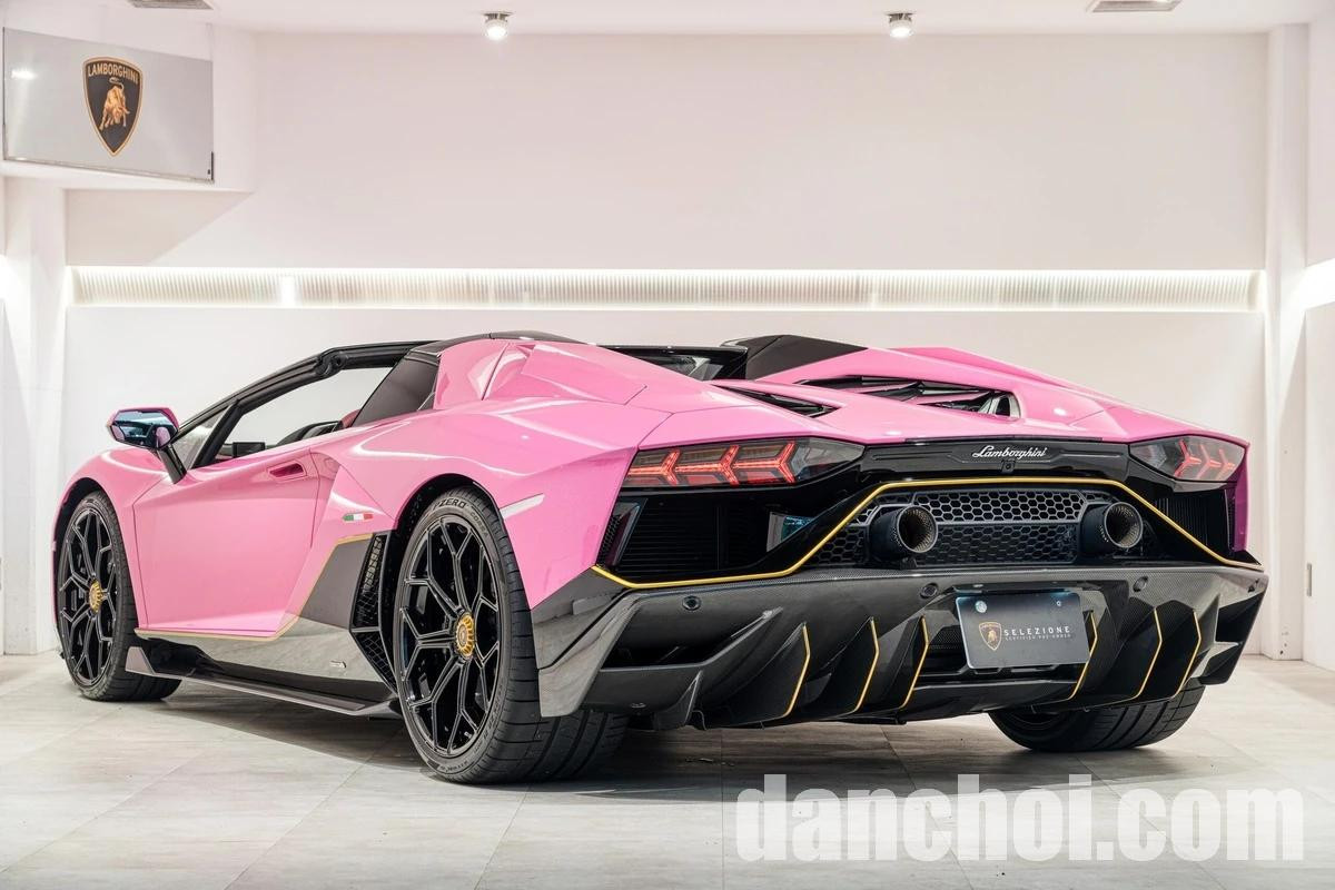 Click image for larger version

Name:	Lamborghini_Aventador_Ultimae_Roadster_Rosa_Babi_11.jpg
Views:	0
Size:	176.3 KB
ID:	36353