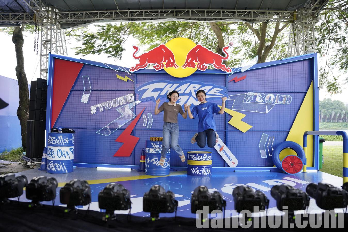 Click image for larger version

Name:	chay-het-minh-tai-huc-fest--1719374787197823605473.jpg
Views:	0
Size:	229.2 KB
ID:	36449