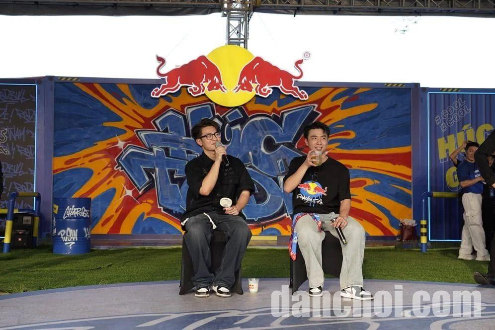 Click image for larger version

Name:	A42_Hoat-dong-t-i-Huc-Fest-9_1719302575.jpg
Views:	0
Size:	173.9 KB
ID:	36450