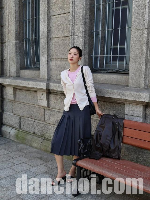 Click image for larger version

Name:	ao-cardigan-dahlia-2-1756955751486151435198.jpg
Views:	3
Size:	164.0 KB
ID:	36900