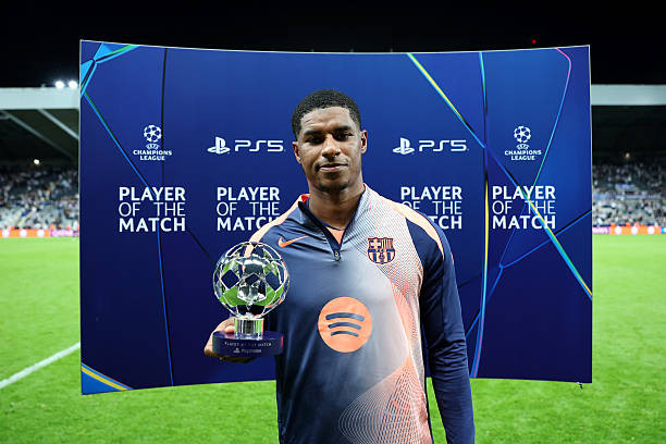 Click image for larger version

Name:	newcastle-upon-tyne-england-marcus-rashford-of-fc-barcelona-poses-for-a-photo-with-the.jpg
Views:	12
Size:	76.4 KB
ID:	38054