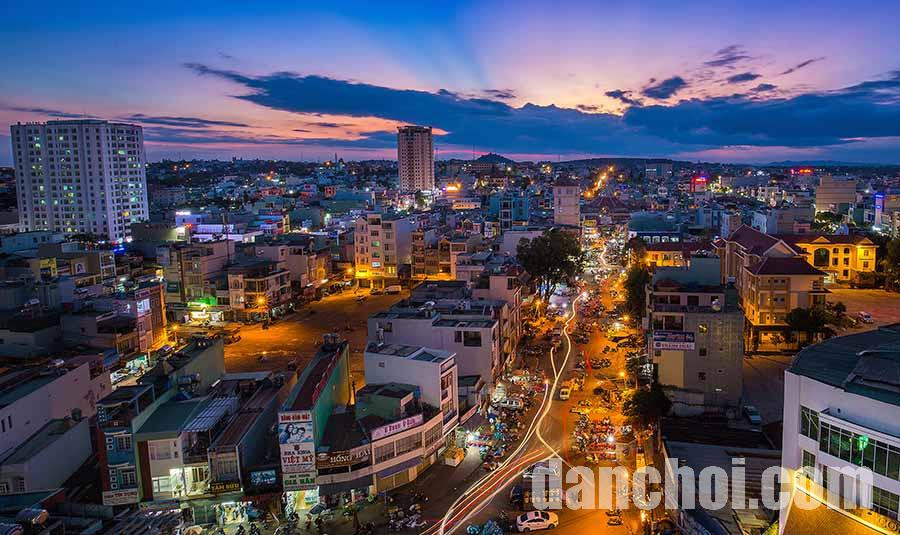 Click image for larger version  Name:	Một_góc_TP._Pleiku.jpg Views:	0 Size:	182.0 KB ID:	38431