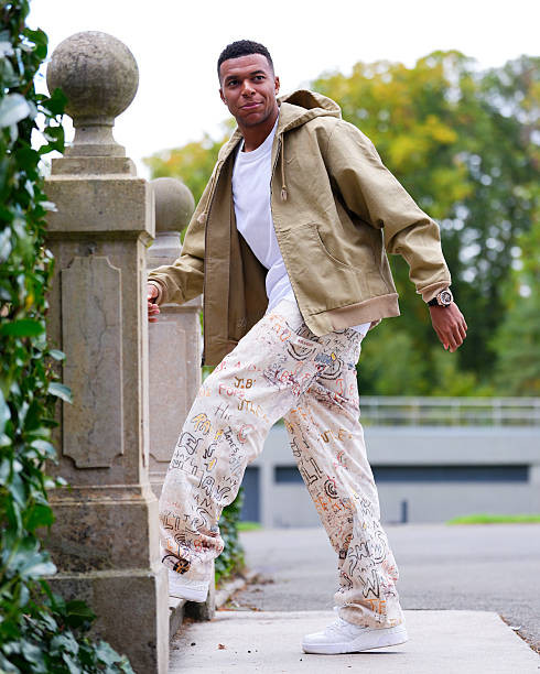 Click image for larger version

Name:	clairefontaine-en-yvelines-france-kylian-mbappe-of-france-arrives-at-centre-national-du.jpg
Views:	5
Size:	96.0 KB
ID:	40105