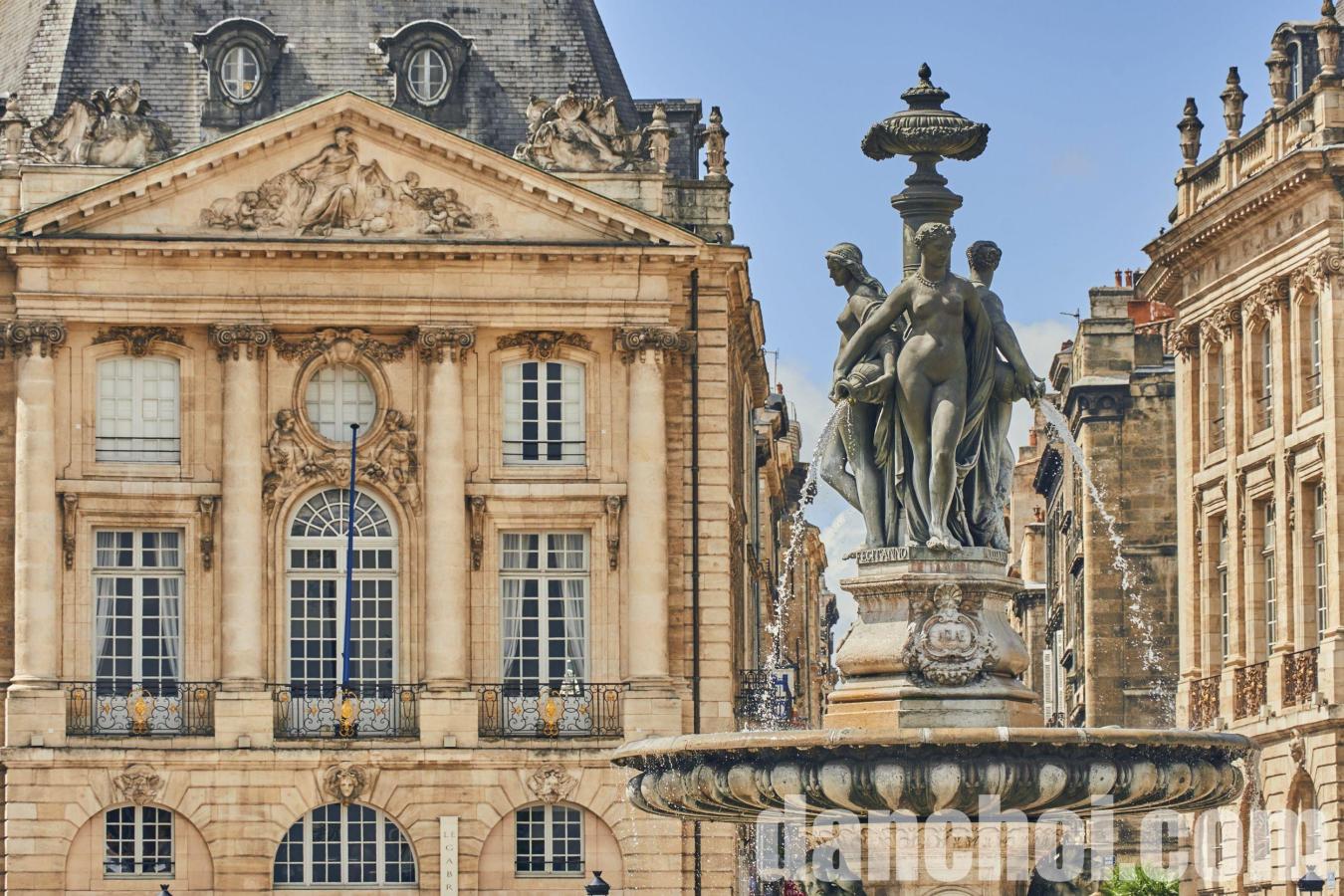Click image for larger version

Name:	Bordeaux_centre.jpg
Views:	5
Size:	244.4 KB
ID:	41057