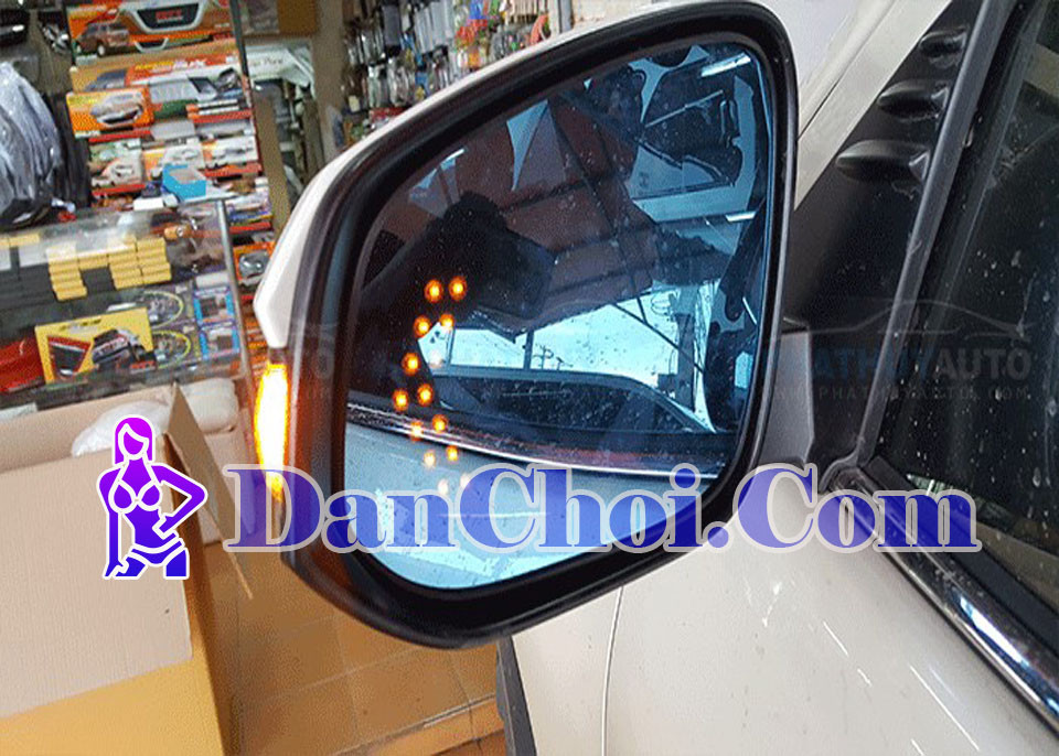 Sấy gương hậu – “Vũ khí” giúp dân chơi làm chủ mọi khung đường mưa gió 🌧️🚘