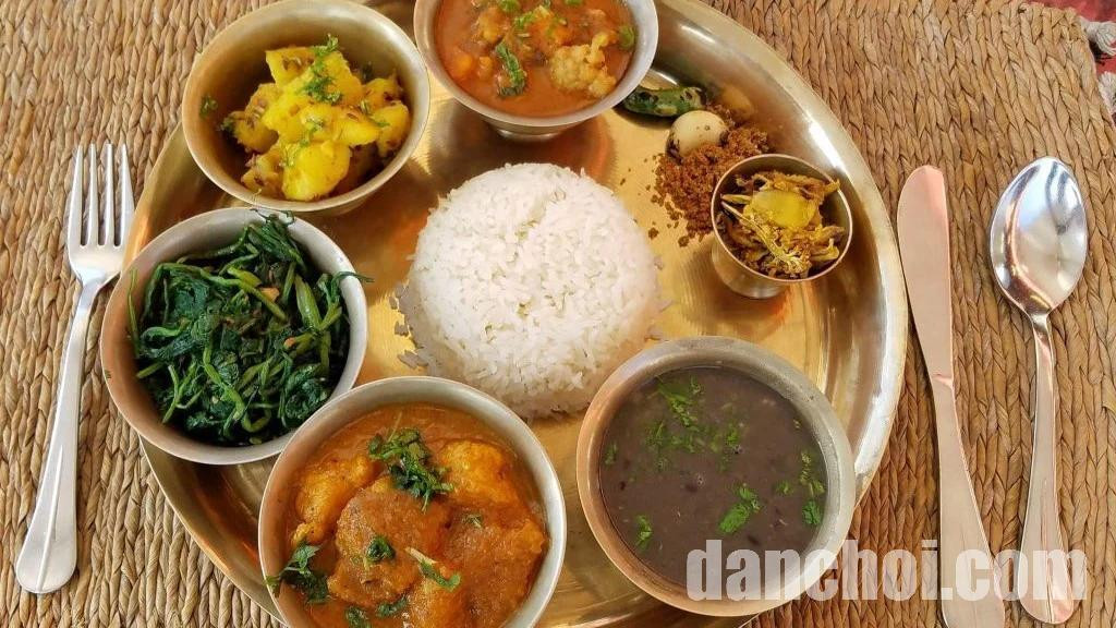 Click image for larger version

Name:	Dal_Bhat_from_Nepal_curry_dhal_lentils_spinach_rice_yogurt.jpg
Views:	7
Size:	215.7 KB
ID:	41448