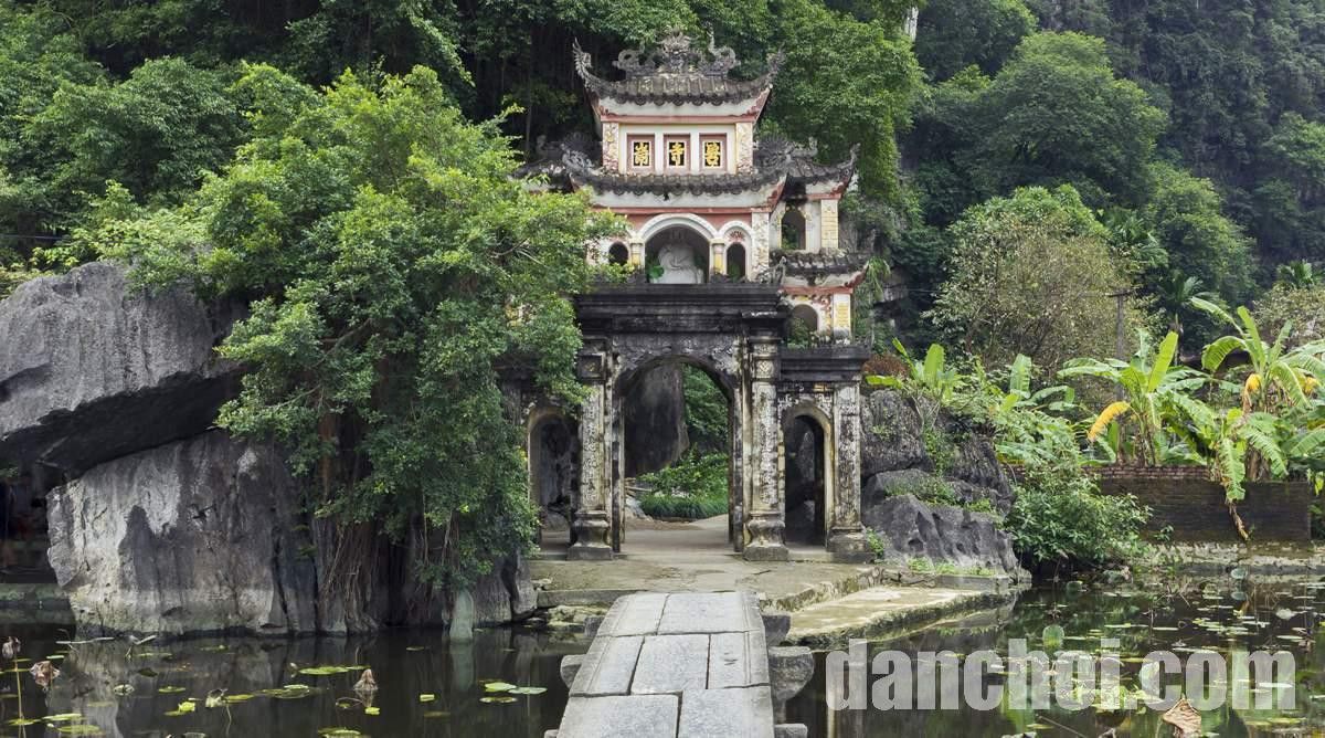 Click image for larger version

Name:	chua-bich-dong.jpg
Views:	0
Size:	301.8 KB
ID:	42348