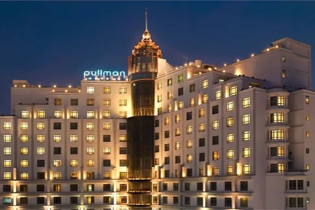 Click image for larger version

Name:	he-lo-ve-ong-trum-kin-tieng-dung-sau-khach-san-pullman-cropped-1761787094271.webp
Views:	0
Size:	47.6 KB
ID:	42488