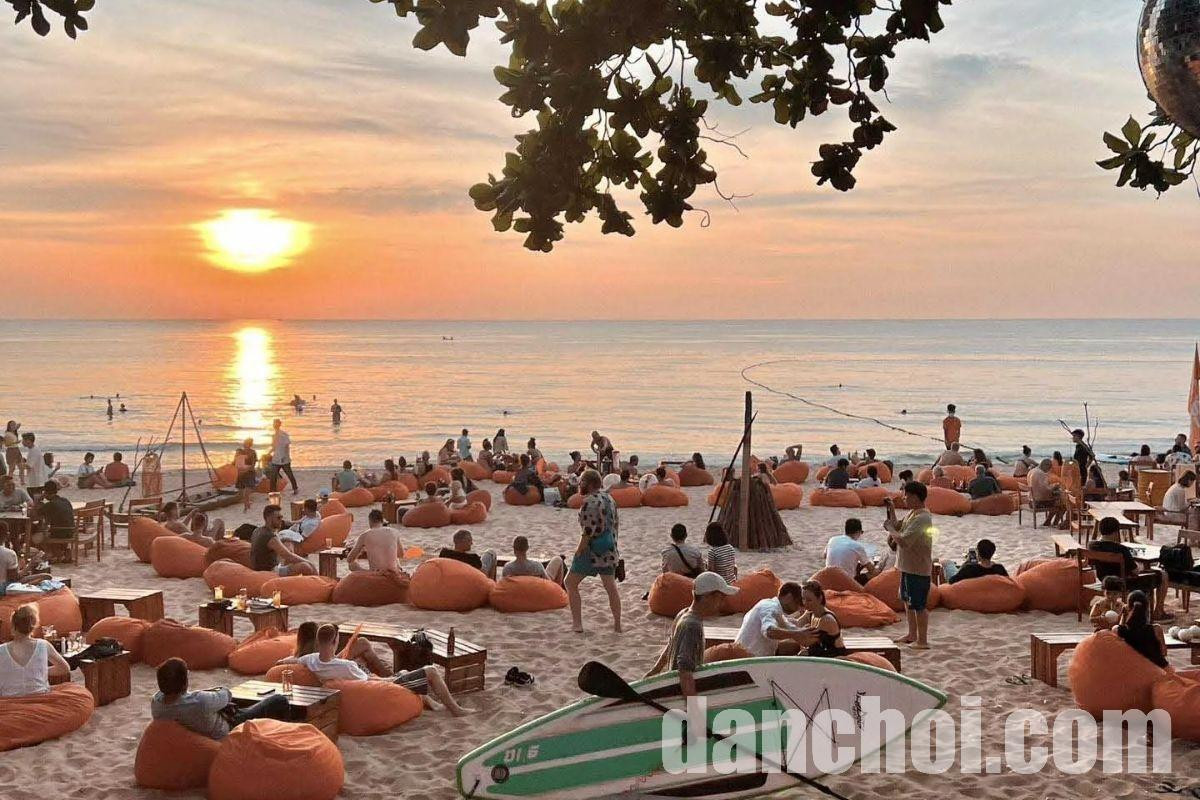 Click image for larger version

Name:	Banana Rock 2.jpg
Views:	0
Size:	274.7 KB
ID:	42642