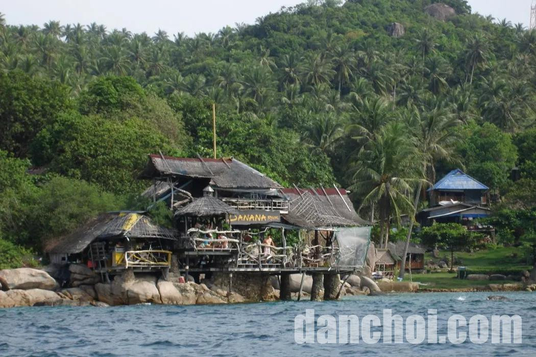 Click image for larger version

Name:	Banana Rock.jpg
Views:	0
Size:	222.6 KB
ID:	42643