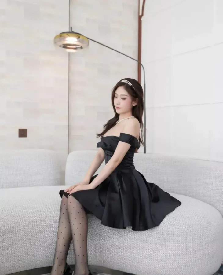 Click image for larger version

Name:	Luu-Hai-Hang.webp
Views:	0
Size:	46.6 KB
ID:	42802