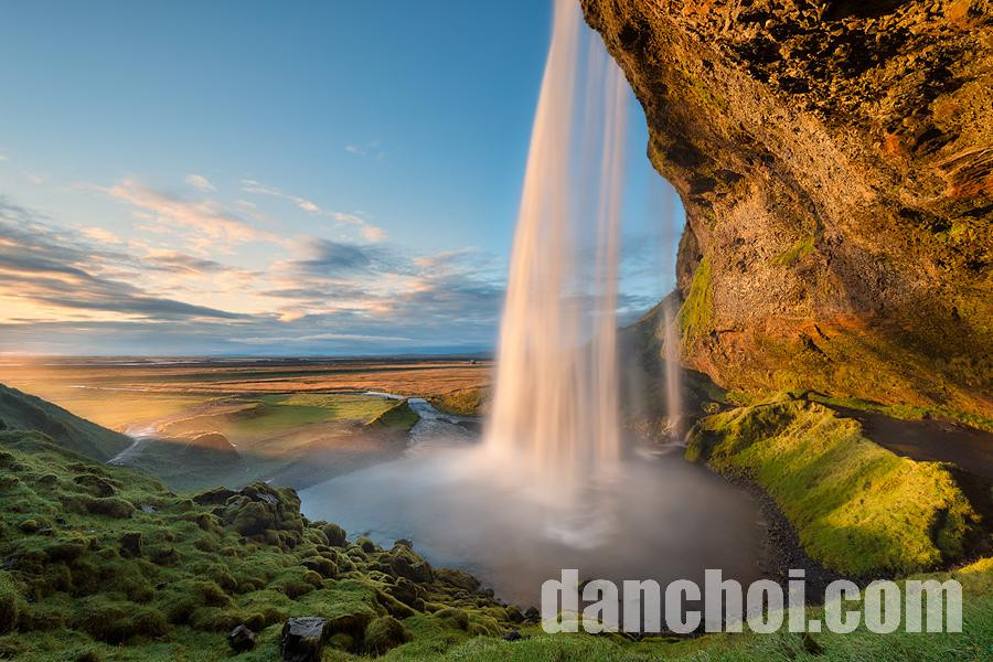 Click image for larger version

Name:	iceland3.jpg
Views:	6
Size:	189.2 KB
ID:	42861