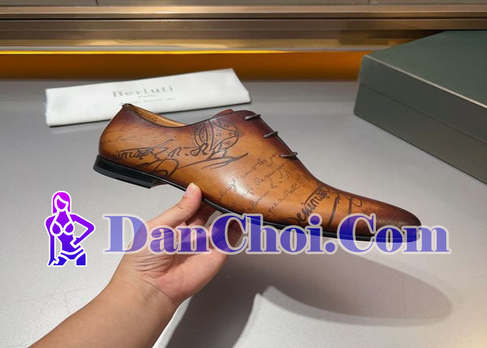 REVIEW đôi giày khiến dân chơi đồng hồ xa xỉ phải nể phục