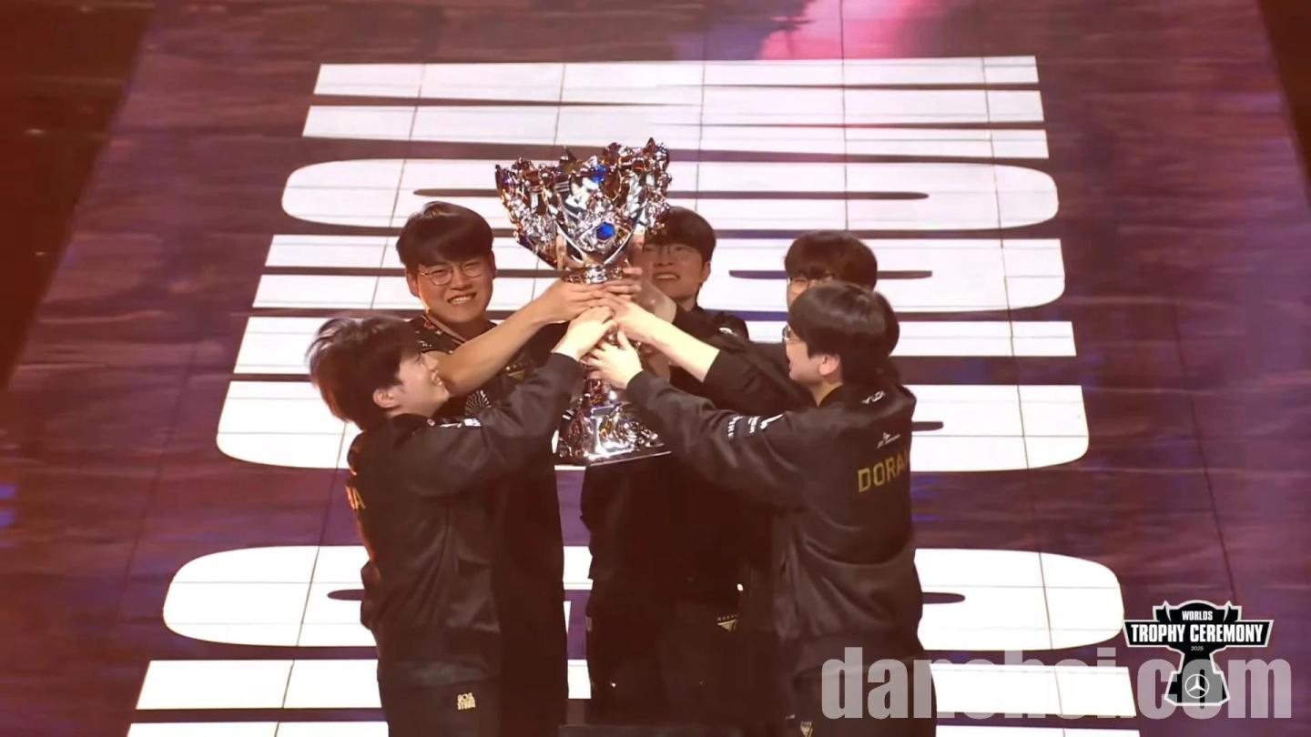 Click image for larger version  Name:	VS_YouTube_KTvsT1CKTG2025_ChungKtNgy09112025_386_53_.jpg Views:	0 Size:	99.2 KB ID:	44273