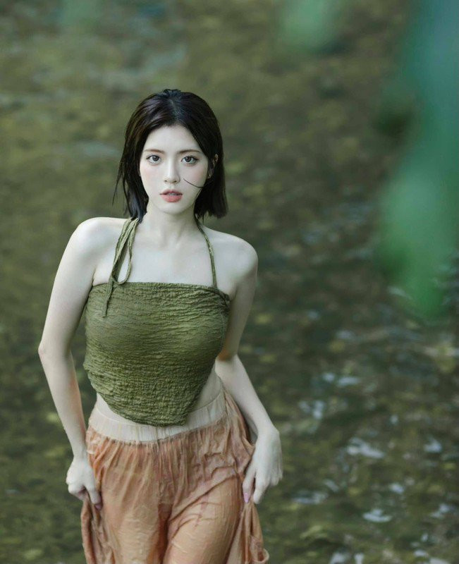 Click image for larger version

Name:	1744180335-my-nhan-18-tuoi-dot-mat-voi-bo-anh-tam-suoi-goi-cam-hinh-3-width651height800.jpg
Views:	11
Size:	102.9 KB
ID:	44609