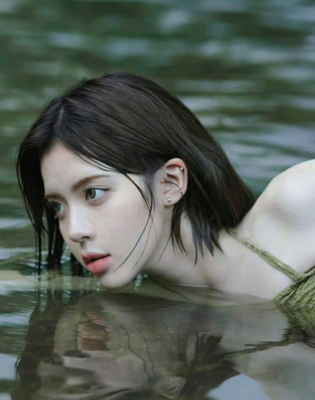 Click image for larger version

Name:	1744180335-my-nhan-18-tuoi-dot-mat-voi-bo-anh-tam-suoi-goi-cam-hinh-5-width630height800.jpg
Views:	9
Size:	95.5 KB
ID:	44611