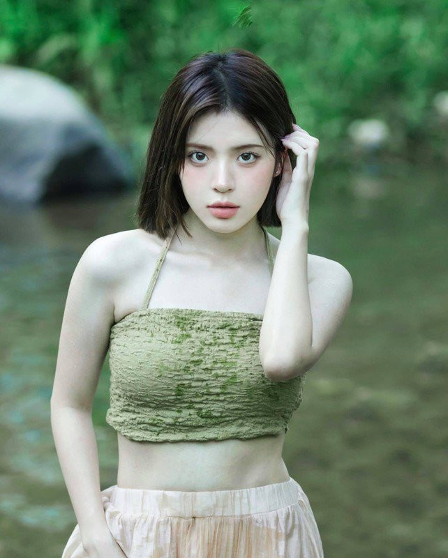 Click image for larger version

Name:	1744180335-my-nhan-18-tuoi-dot-mat-voi-bo-anh-tam-suoi-goi-cam-hinh-9-width642height800.jpg
Views:	10
Size:	113.2 KB
ID:	44616