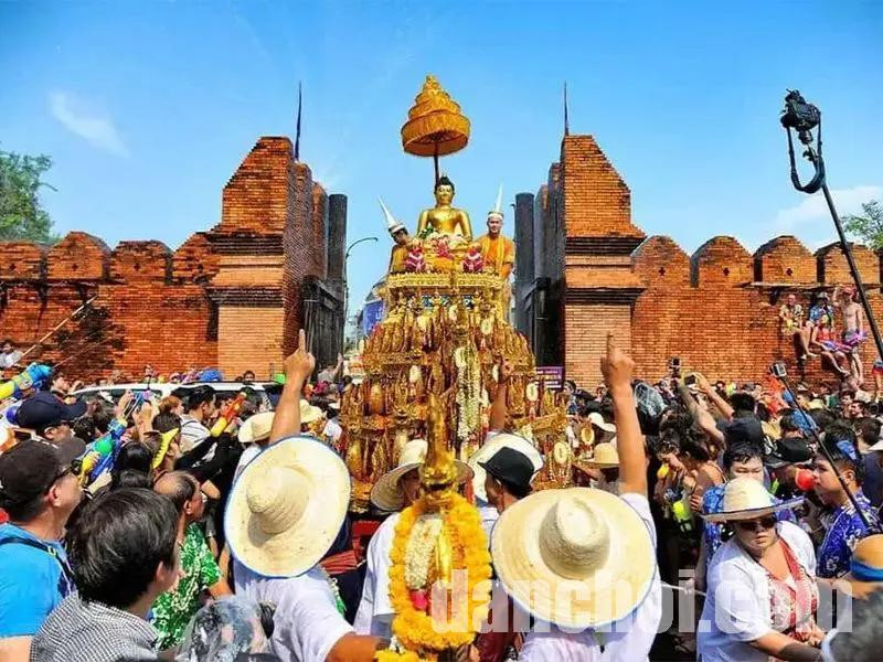 Click image for larger version

Name:	1743393475_le-hoi-songkhan_24.jpg
Views:	0
Size:	182.2 KB
ID:	45558