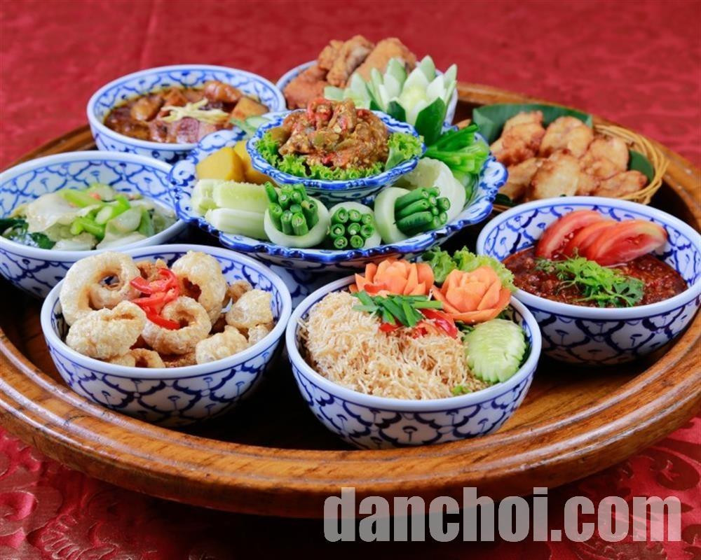 Click image for larger version

Name:	0022845_an-toi-kieu-khantoke-tai-khum-khantoke-chiang-mai.jpg
Views:	0
Size:	236.1 KB
ID:	45564