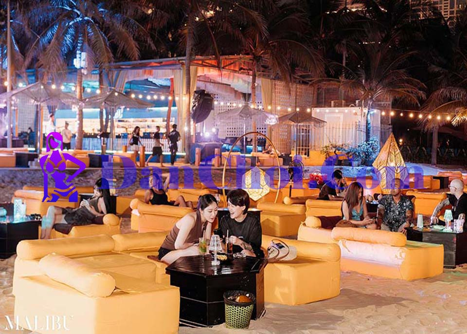 Tropical House Đà Nẵng – Không gian bar bãi biển cực chill