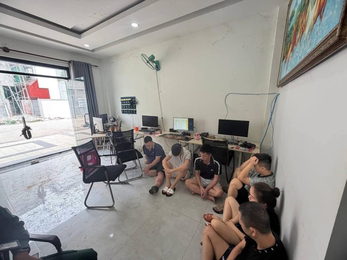 28 “công an, quân đội nhái” người Việt bị bắt tại Campuchia: về gặp công an xịn thôi!