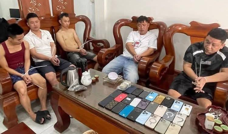 28 “công an, quân đội nhái” người Việt bị bắt tại Campuchia: về gặp công an xịn thôi!