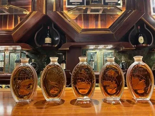 Cognac Louis XIII: Chiêm ngưỡng bộ sưu tập cả tỷ bạc và tinh hoa