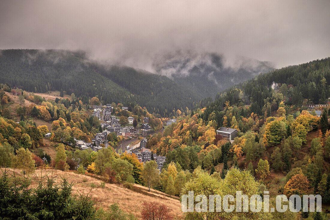 Click image for larger version

Name:	du-lich-lauscha-duc-mua-thu-thuringian.jpg
Views:	5
Size:	347.5 KB
ID:	46784