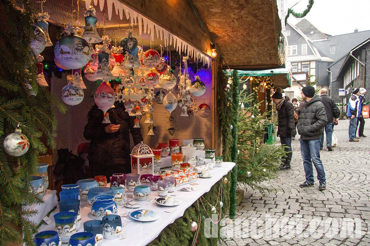 Click image for larger version

Name:	heimatlotse-aktivitaet-lauscha-stadtspaziergang-impression-3.jpg
Views:	5
Size:	426.6 KB
ID:	46785