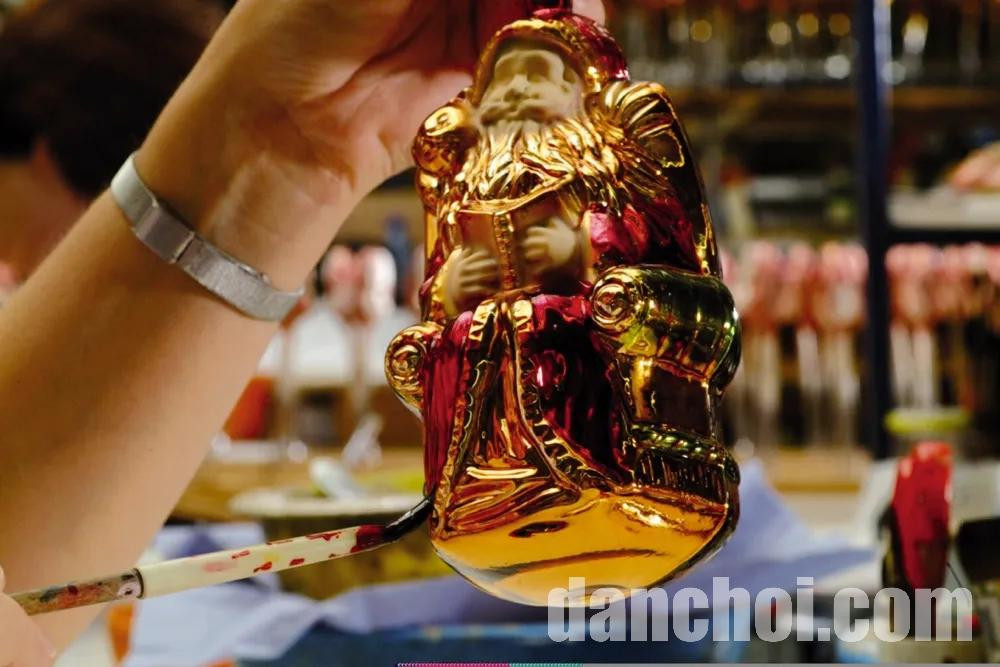 Click image for larger version

Name:	santa-3c2945f.jpg
Views:	5
Size:	152.8 KB
ID:	46788