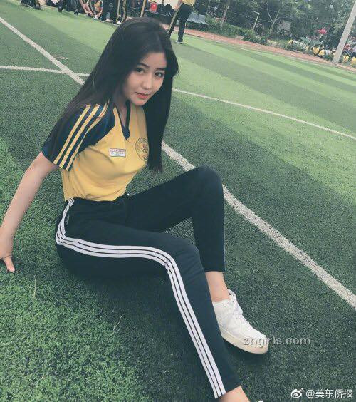 Loạt ảnh Võ Ngọc Trân 16 tuổi khiến cộng đồng nhan sắc chao đảo