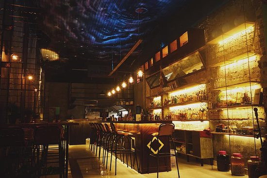 The Craftsman Cocktail Bar: Quán cocktail bí ẩn cho dân chơi sành vị