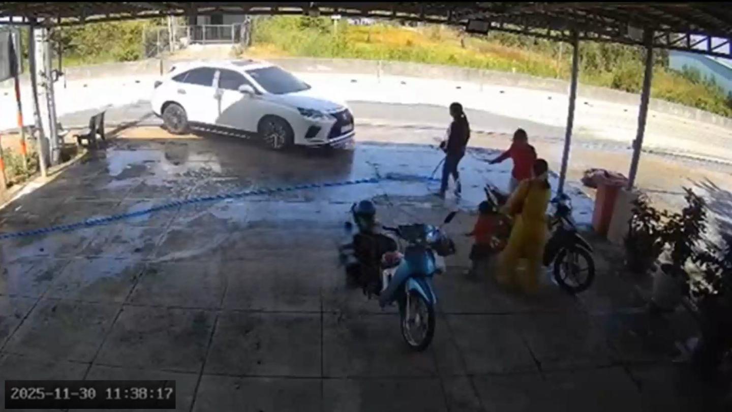 Kinh hoàng Tây Ninh: Xô xát gia đình, Tài xế tông chết em gái ruột