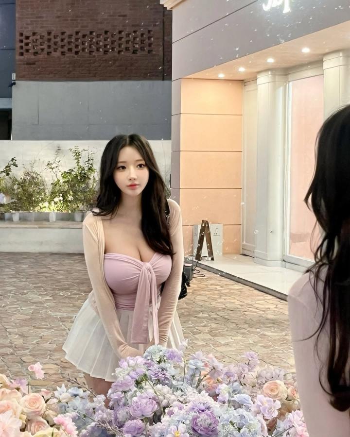 Click image for larger version

Name:	SSvid.app - 오랜만에 밖에 나와서 -DL97buHpxDC[1080x1350].jpg
Views:	8
Size:	94.8 KB
ID:	49189