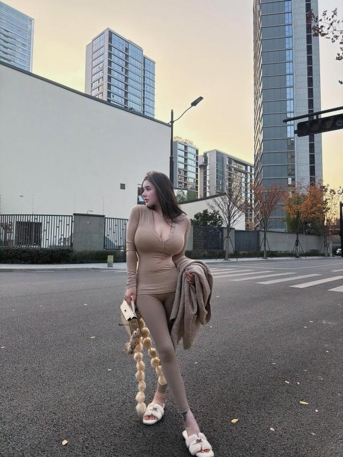 Click image for larger version

Name:	SSvid.app - 是笑起来好看的吧-DR4sW7RgfMS[1080x1440].jpg
Views:	4
Size:	108.3 KB
ID:	49700